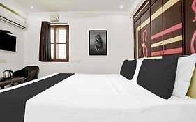 Super Hotel O J3 Luxury Rooms